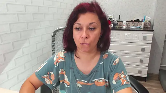 Snapshot of TeasyLana chatting on 11-17-25, 06:39 TeasyLana online show from 11-17-25, 06:39