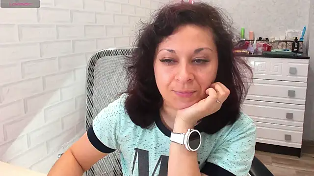 Snapshot of TeasyLana chatting on 05-07-26, 04:28 TeasyLana online show from 05-07-26, 04:28
