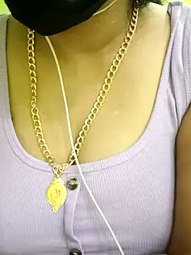 Snapshot of Aishu-tamil09 chatting on 12-15-24, 06:26 Aishu-tamil09 online show from 12-15-24, 06:26