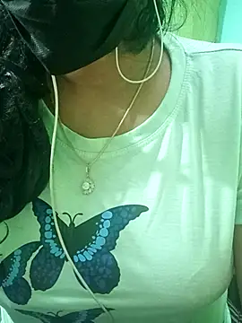 Snapshot of Aishu-tamil09 chatting on 02-14-25, 07:44 Aishu-tamil09 online show from 02-14-25, 07:44