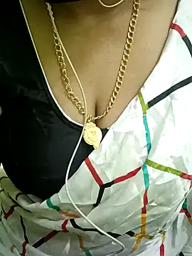 Snapshot of Aishu-tamil09 chatting on 12-20-24, 01:33 Aishu-tamil09 online show from 12-20-24, 01:33