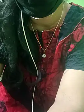 Snapshot of Aishu-tamil09 chatting on 02-15-25, 08:34 Aishu-tamil09 online show from 02-15-25, 08:34