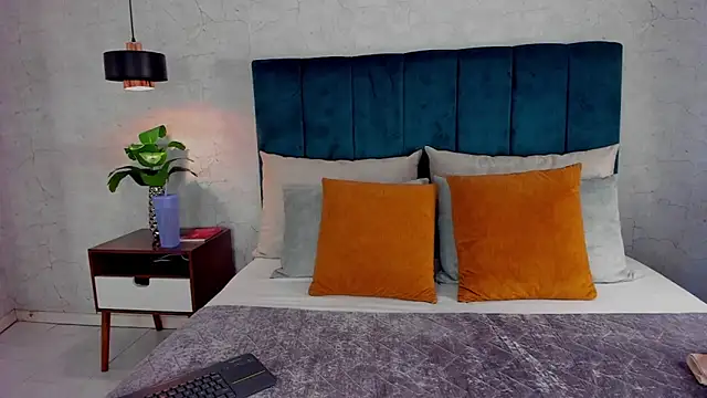 Luna18Pink online show from 03-28-26, 12:50