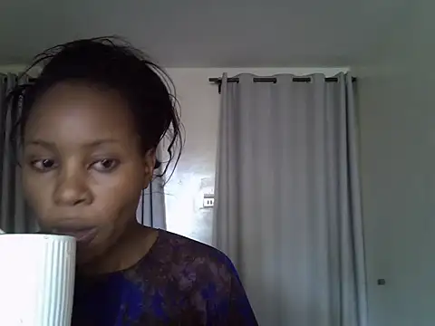 Snapshot of Queen_loveer chatting on 03-27-26, 11:44 Queen loveer online show from 03-27-26, 11:44