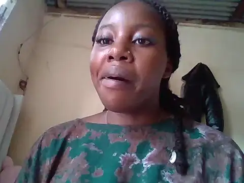 Queen loveer online show from 11-23-25, 08:46