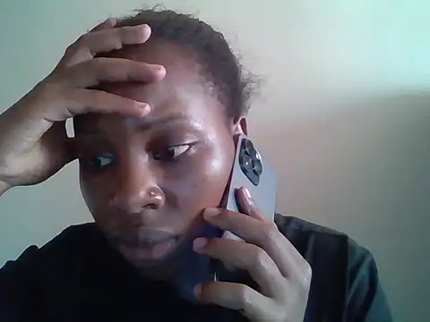Snapshot of Queen_loveer chatting on 02-10-26, 01:32 Queen loveer online show from 02-10-26, 01:32