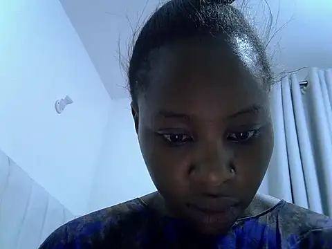 Snapshot of Queen_loveer chatting on 03-25-26, 10:19 Queen loveer online show from 03-25-26, 10:19