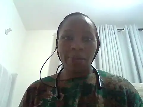 Snapshot of Queen_loveer chatting on 05-06-26, 07:18 Queen loveer online show from 05-06-26, 07:18