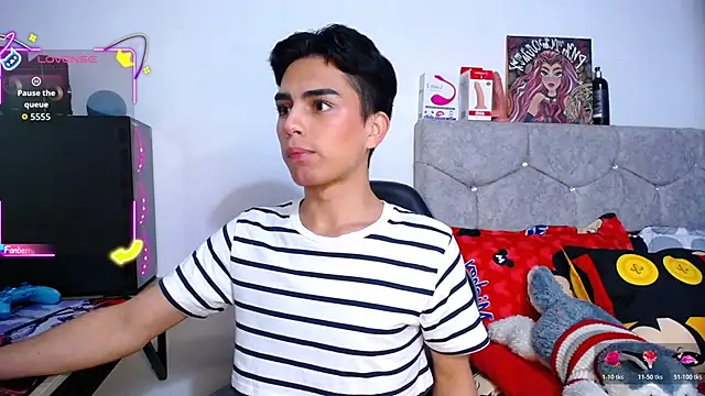 OwenBluee online show from 12-02-25, 06:37