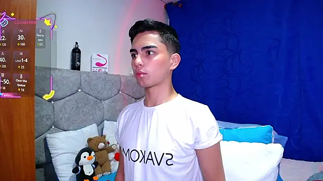 OwenBluee online show from 09-14-25, 02:23