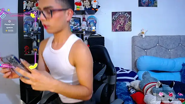 Snapshot of OwenBluee chatting on 02-27-26, 06:35 OwenBluee online show from 02-27-26, 06:35