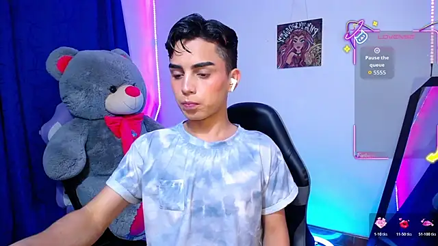 OwenBluee online show from 06-02-26, 09:42