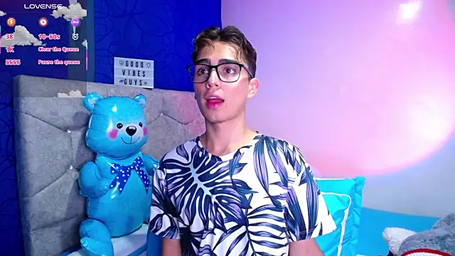 OwenBluee online show from 02-25-25, 07:09