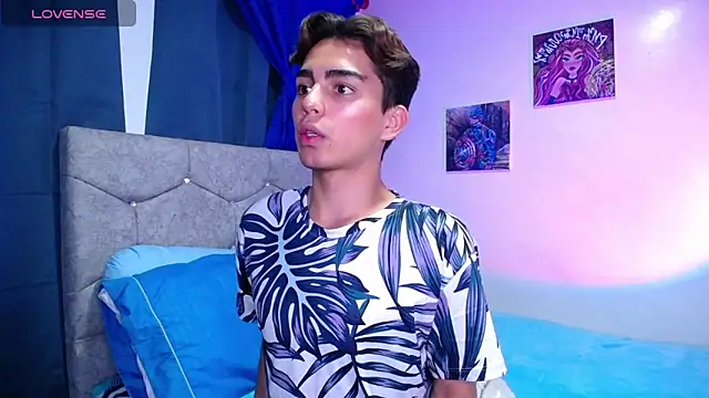 OwenBluee online show from 03-18-25, 06:17