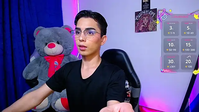 OwenBluee online show from 06-21-26, 06:30