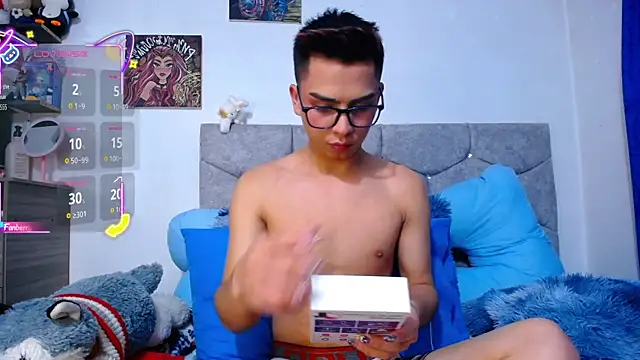 Snapshot of OwenBluee chatting on 02-23-26, 07:09 OwenBluee online show from 02-23-26, 07:09