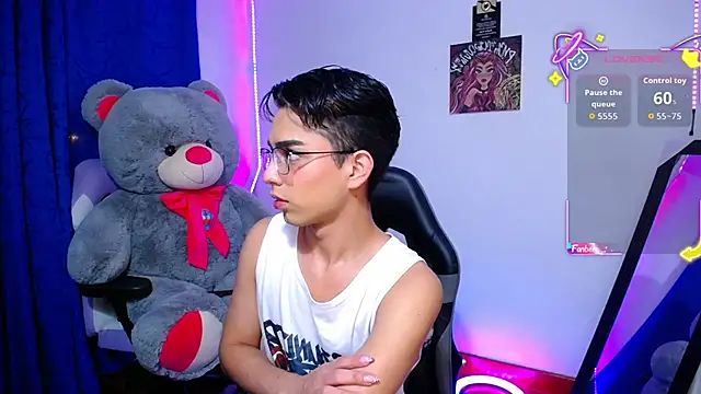 OwenBluee online show from 06-20-26, 06:40
