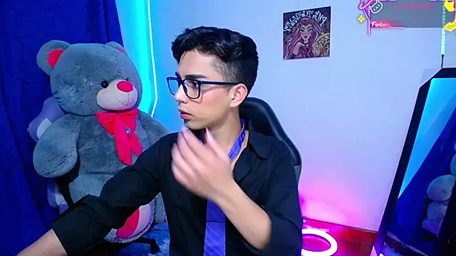 OwenBluee online show from 06-04-26, 12:21