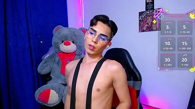 OwenBluee online show from 07-08-26, 06:58