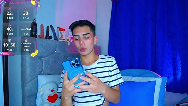 OwenBluee online show from 10-20-25, 06:15