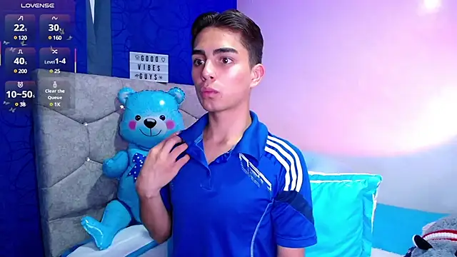 OwenBluee online show from 02-28-25, 05:26