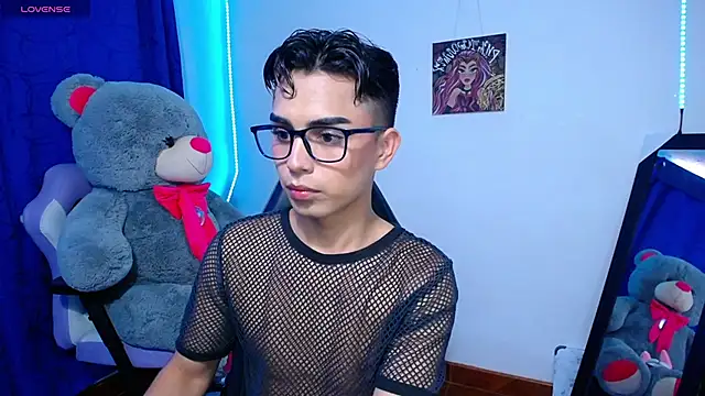 OwenBluee online show from 05-22-26, 02:26