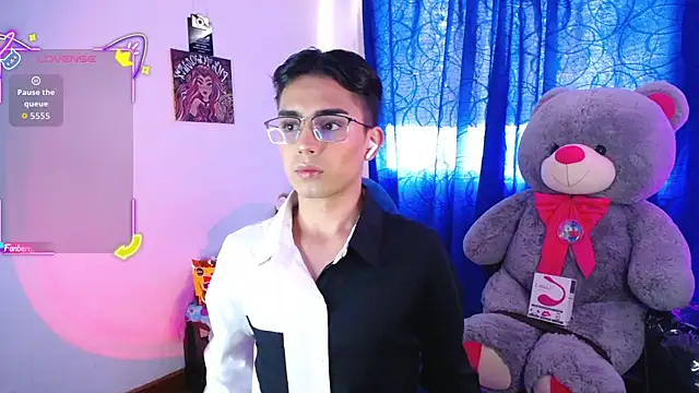 OwenBluee online show from 07-13-26, 04:28
