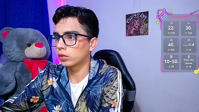 OwenBluee online show from 05-03-26, 11:19
