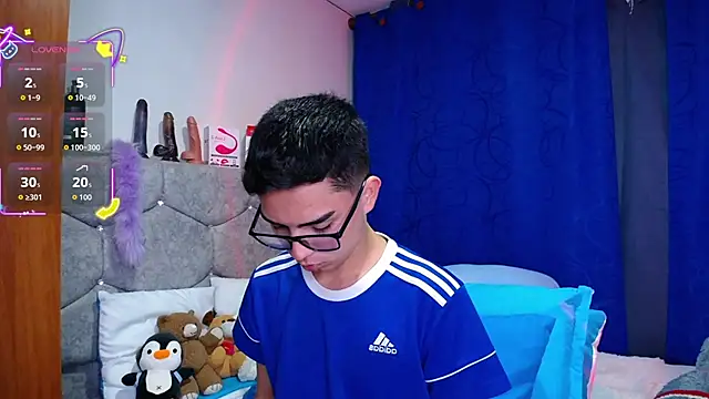 OwenBluee online show from 09-10-25, 06:23