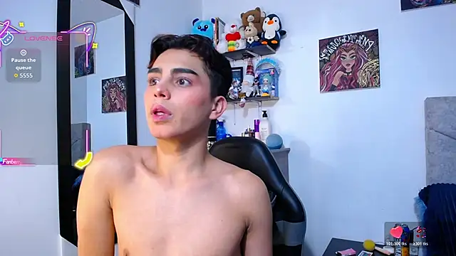 Snapshot of OwenBluee chatting on 02-11-26, 04:12 OwenBluee online show from 02-11-26, 04:12