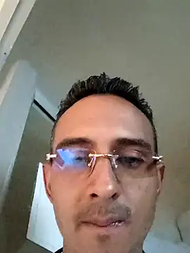 Snapshot of paisa233 chatting on 10-22-25, 04:06 paisa233 online show from 10-22-25, 04:06