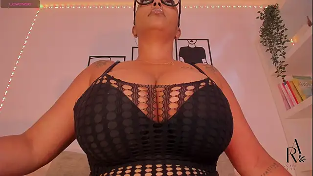 anahi ryan  online show from 05-15-26, 12:47