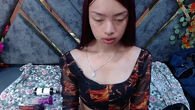 Sofia Mirandaa18 online show from 09-16-25, 01:45