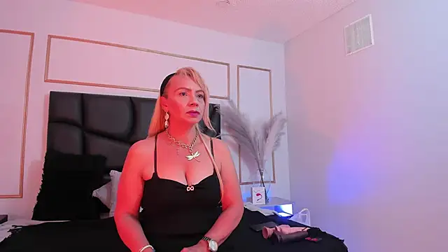 AnastasiaTaylor  online show from 03-18-26, 07:48