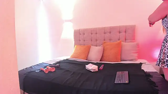 AnastasiaTaylor  online show from 04-06-26, 07:48