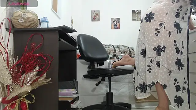 Jadeee  online show from 01-13-26, 06:17