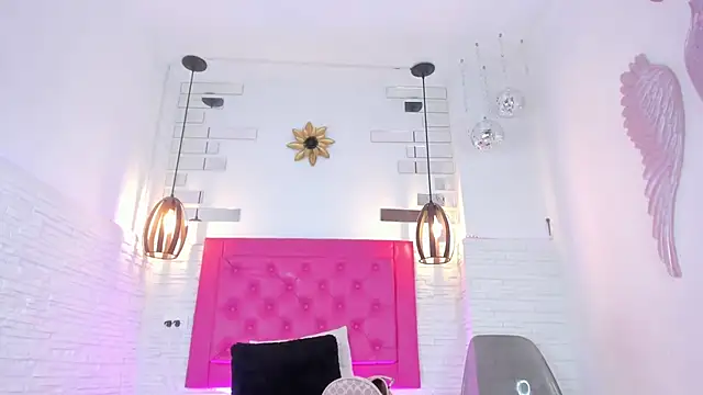 Snapshot of mia_six66 chatting on 03-22-25, 11:32 mia six66 online show from 03-22-25, 11:32