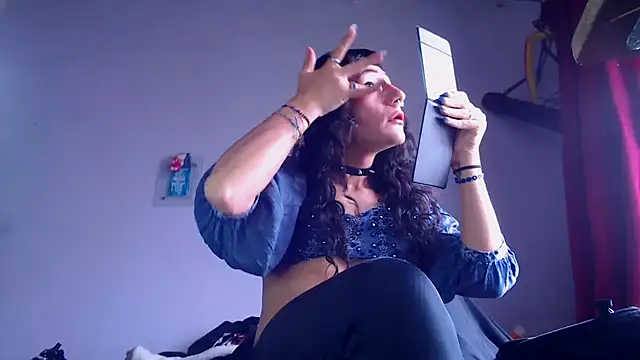 Zafiro subversiva online show from 04-15-26, 03:05