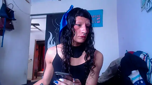 Zafiro subversiva online show from 11-15-25, 01:26