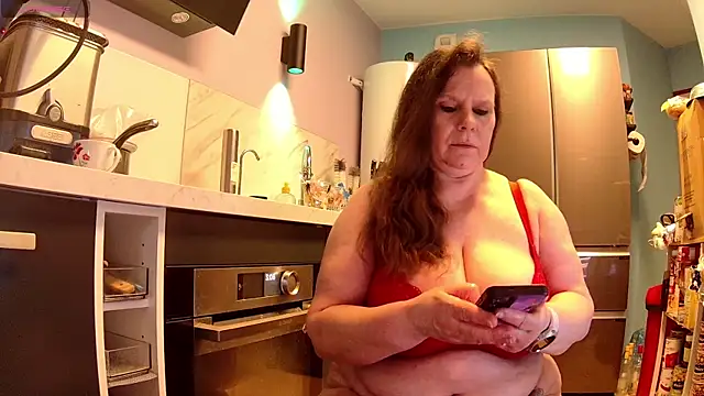 Endrocleia online show from 10-30-25, 02:10