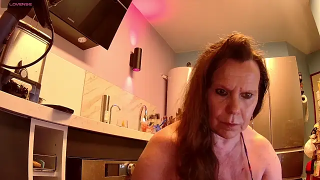 Endrocleia online show from 06-17-26, 11:58
