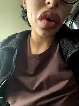 myloveforyouu online show from 11-23-25, 10:09