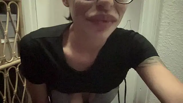 Snapshot of myloveforyouu chatting on 02-16-26, 06:06 myloveforyouu online show from 02-16-26, 06:06