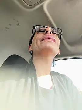 Snapshot of myloveforyouu chatting on 01-17-26, 04:21 myloveforyouu online show from 01-17-26, 04:21