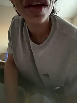 Snapshot of myloveforyouu chatting on 02-05-26, 01:40 myloveforyouu online show from 02-05-26, 01:40