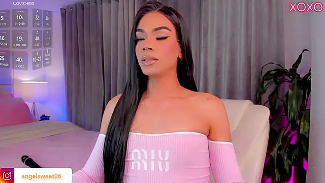 Snapshot of ANGELL06 chatting on 09-14-25, 07:20 ANGELL06 online show from 09-14-25, 07:20