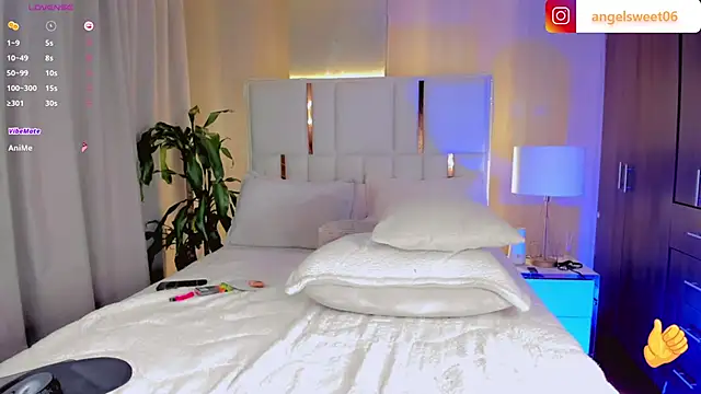 Snapshot of ANGELL06 chatting on 01-18-25, 10:39 ANGELL06 online show from 01-18-25, 10:39