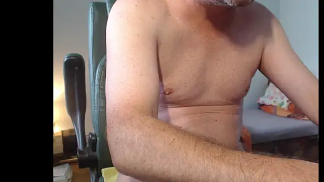 tuttiluss44 online show from 05-16-26, 06:23