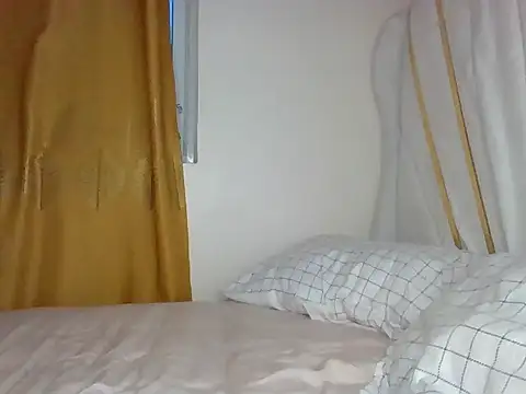 Snapshot of SquirtQueen16 chatting on 09-20-25, 07:57 SquirtQueen16 online show from 09-20-25, 07:57