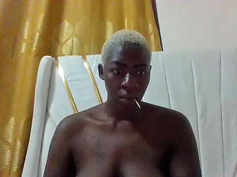 Snapshot of SquirtQueen16 chatting on 10-02-25, 08:01 SquirtQueen16 online show from 10-02-25, 08:01